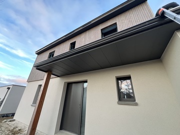 Réalisation d'une pose de sous face alu gris sombre à Ligné