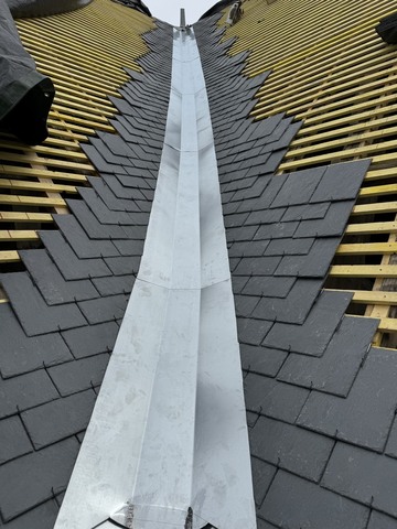 Changement de toiture en ardoise naturelle sur l’église de Champtoceaux