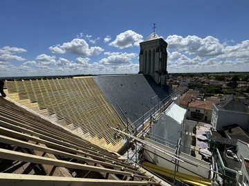 Changement de toiture en ardoise naturelle sur l’église de Champtoceaux